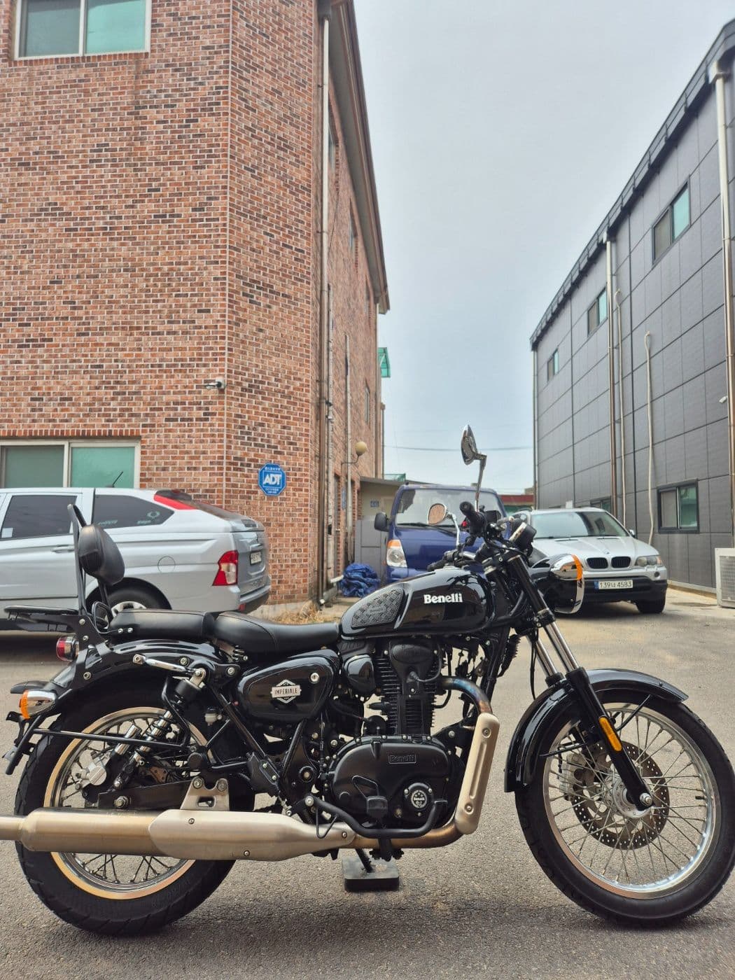 베넬리 임페리알레 400 ABS 8