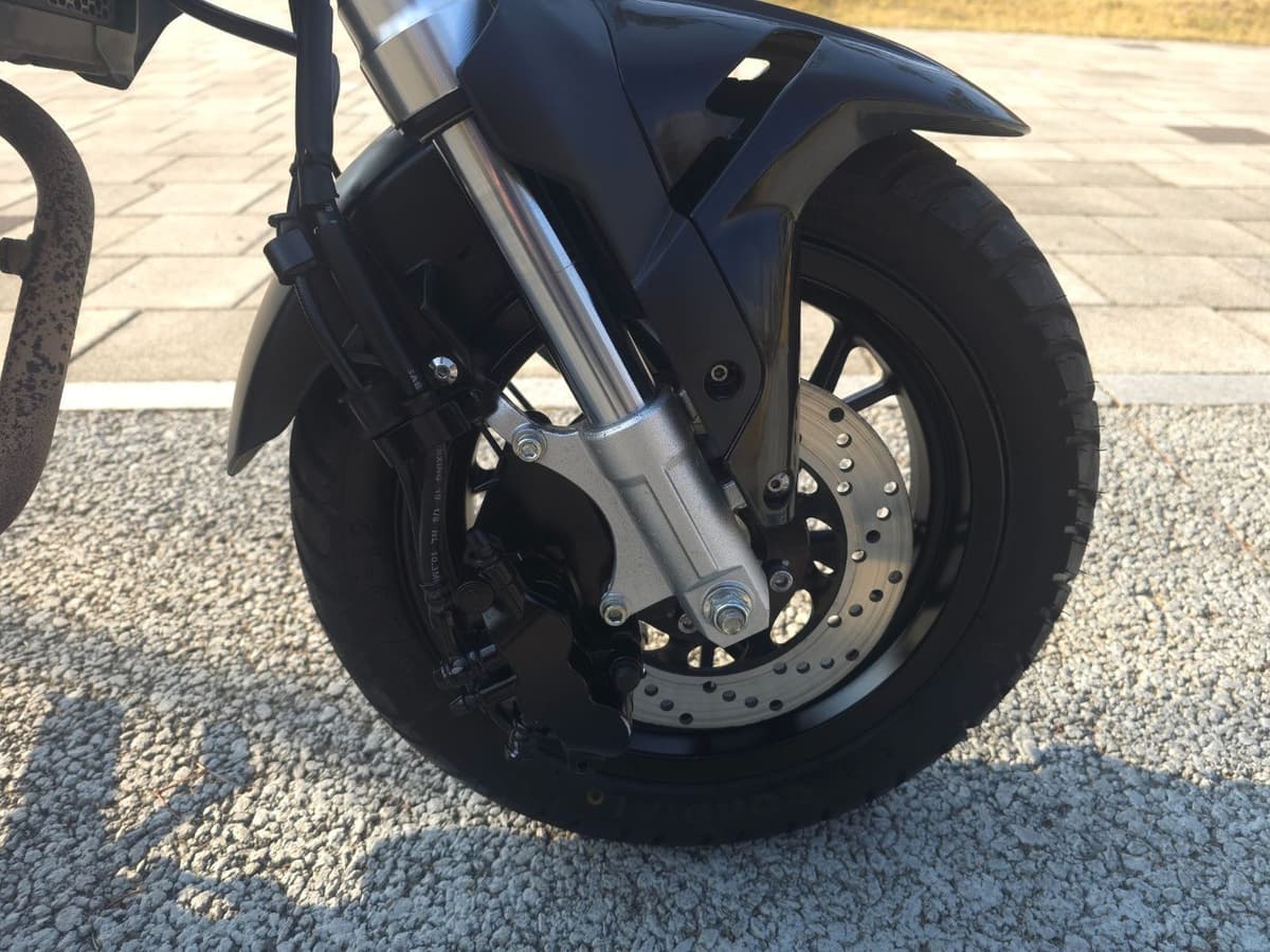 베넬리 TNT 125 more