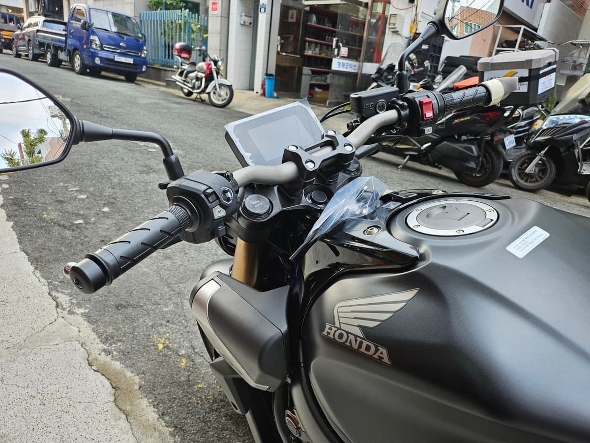혼다 CB 650 R 5