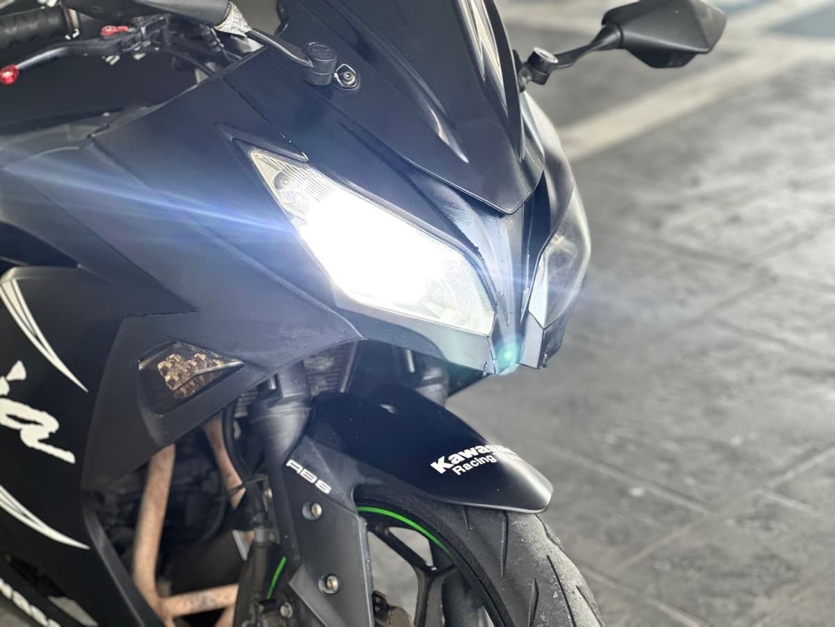 가와사키 닌자 300 ABS 9
