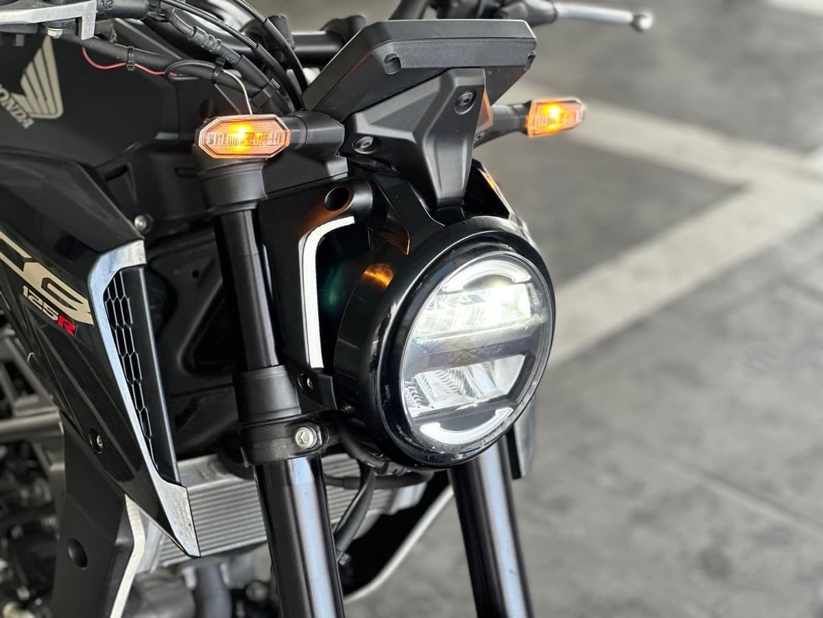 혼다 CB 125 R 9