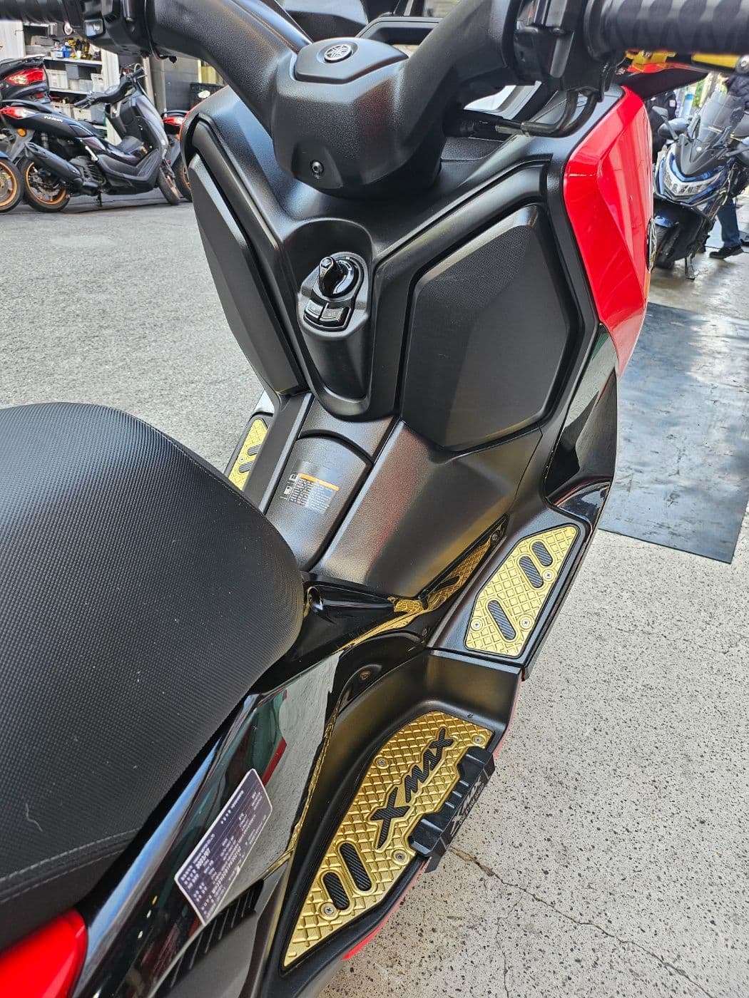 야마하 XMAX 300 ABS 14