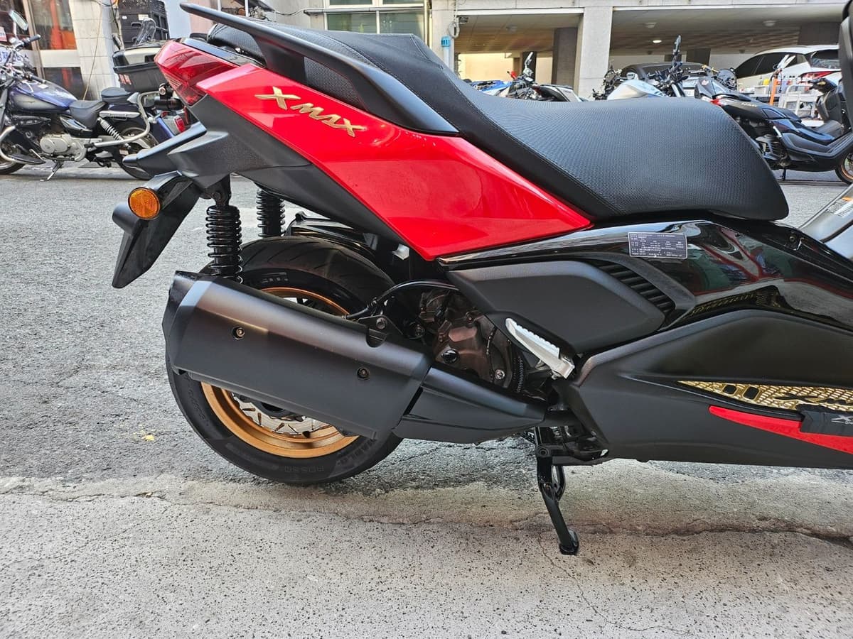 야마하 XMAX 300 ABS 9
