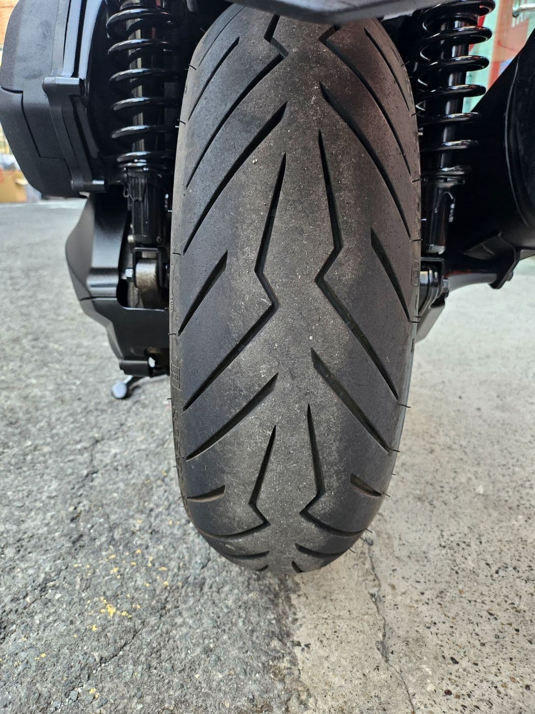 야마하 XMAX 300 ABS 8