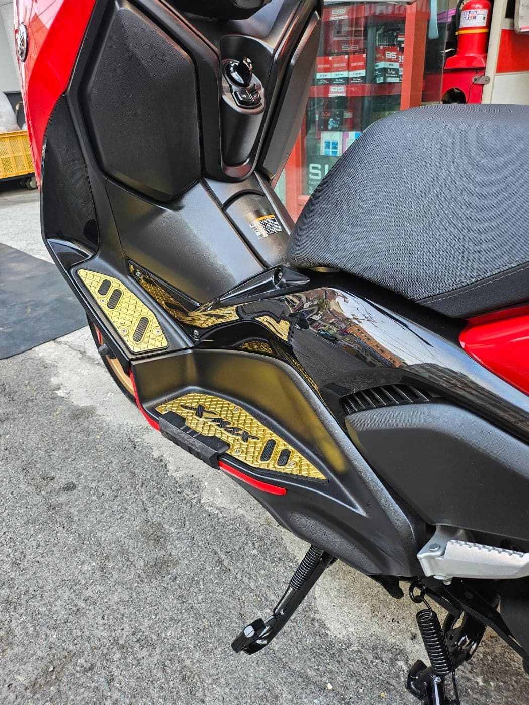 야마하 XMAX 300 ABS 18