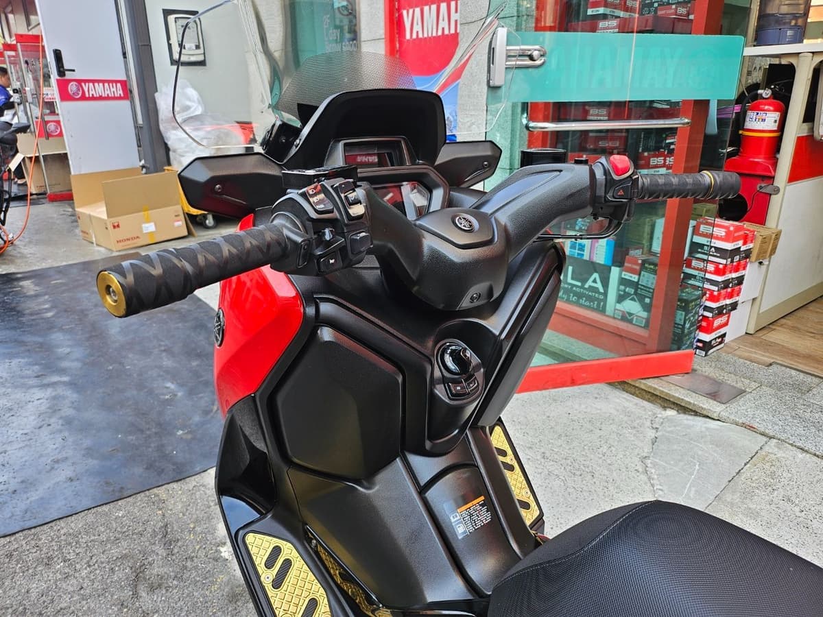 야마하 XMAX 300 ABS 5