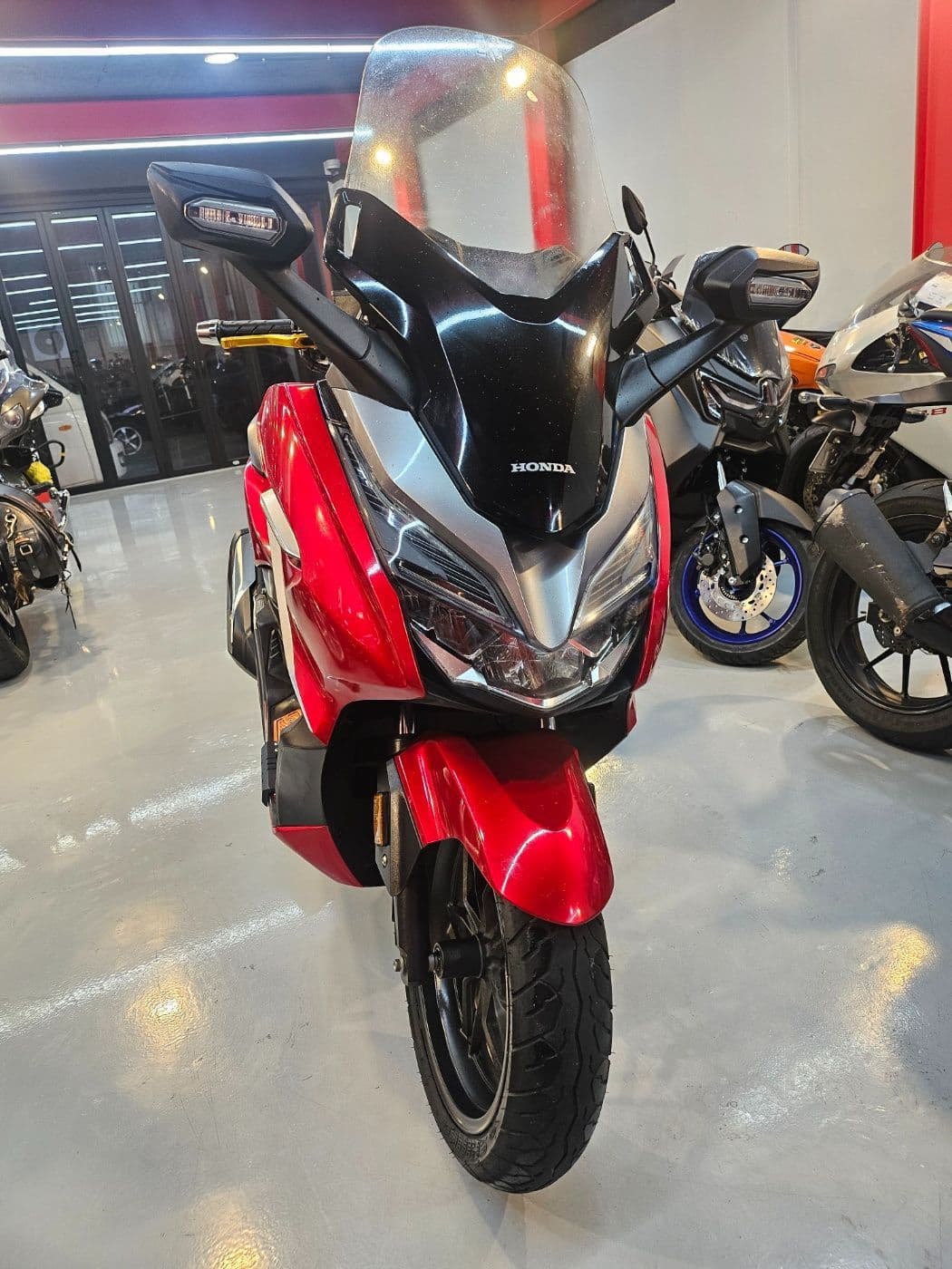 혼다 포르자 300 1