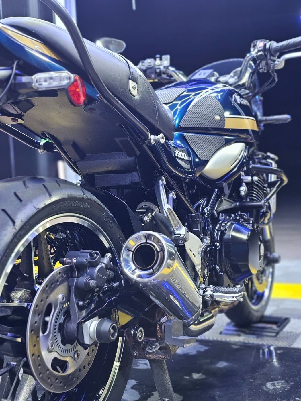 가와사키 Z 900 RS 3