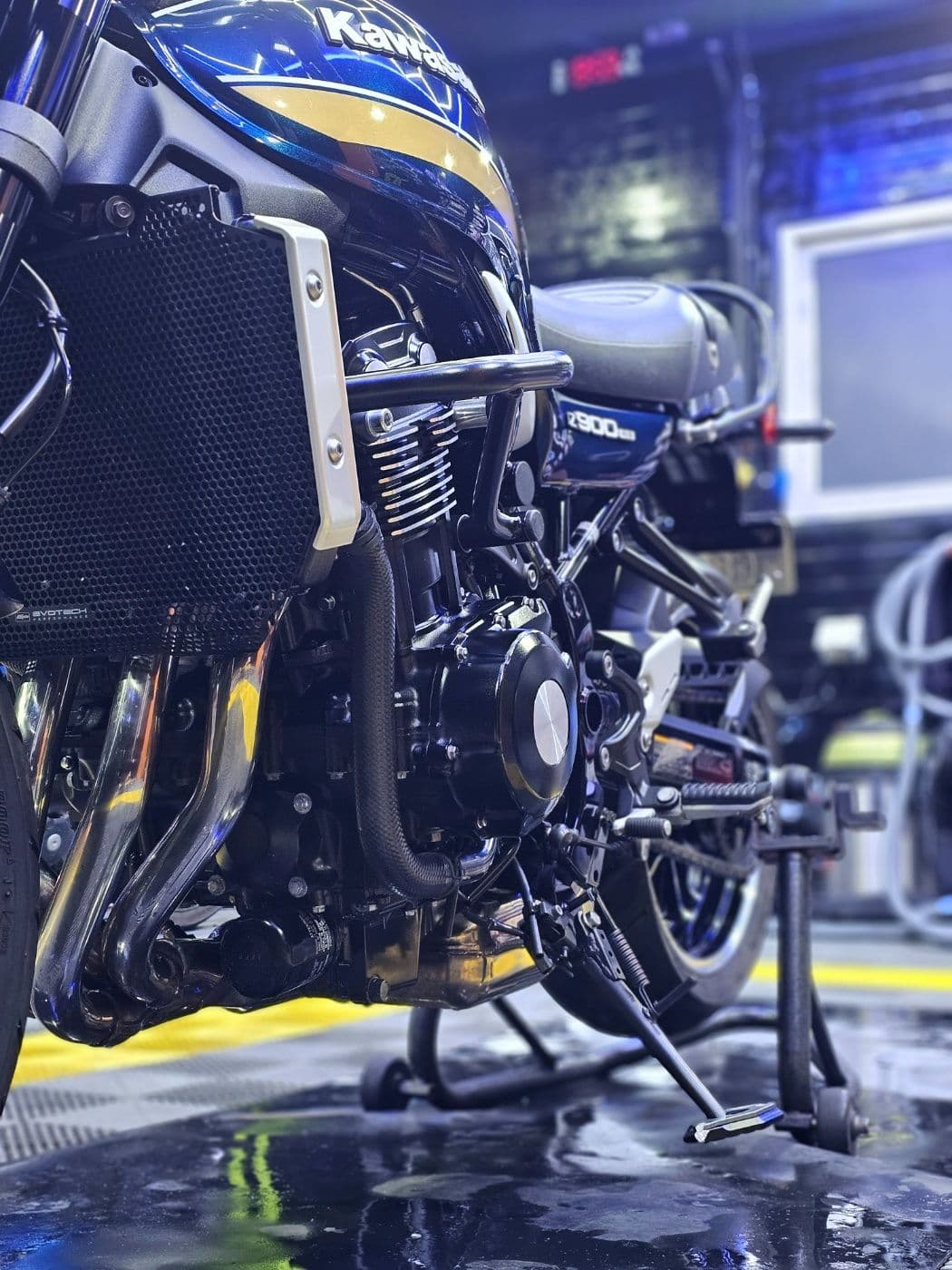 가와사키 Z 900 RS 8