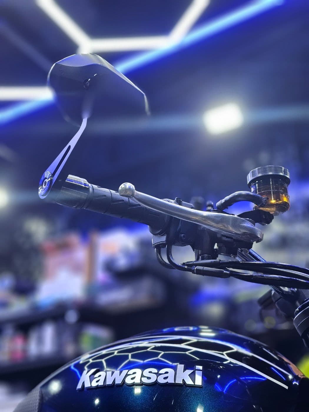 가와사키 Z 900 RS 10