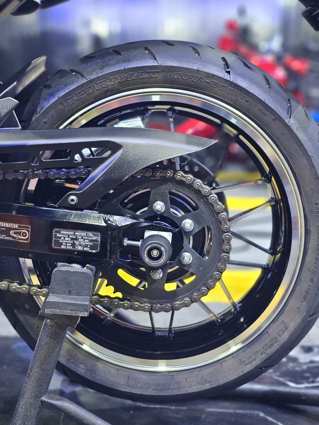 가와사키 Z 900 RS 14