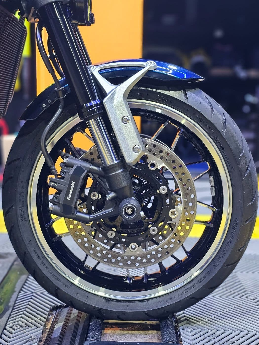 가와사키 Z 900 RS 15