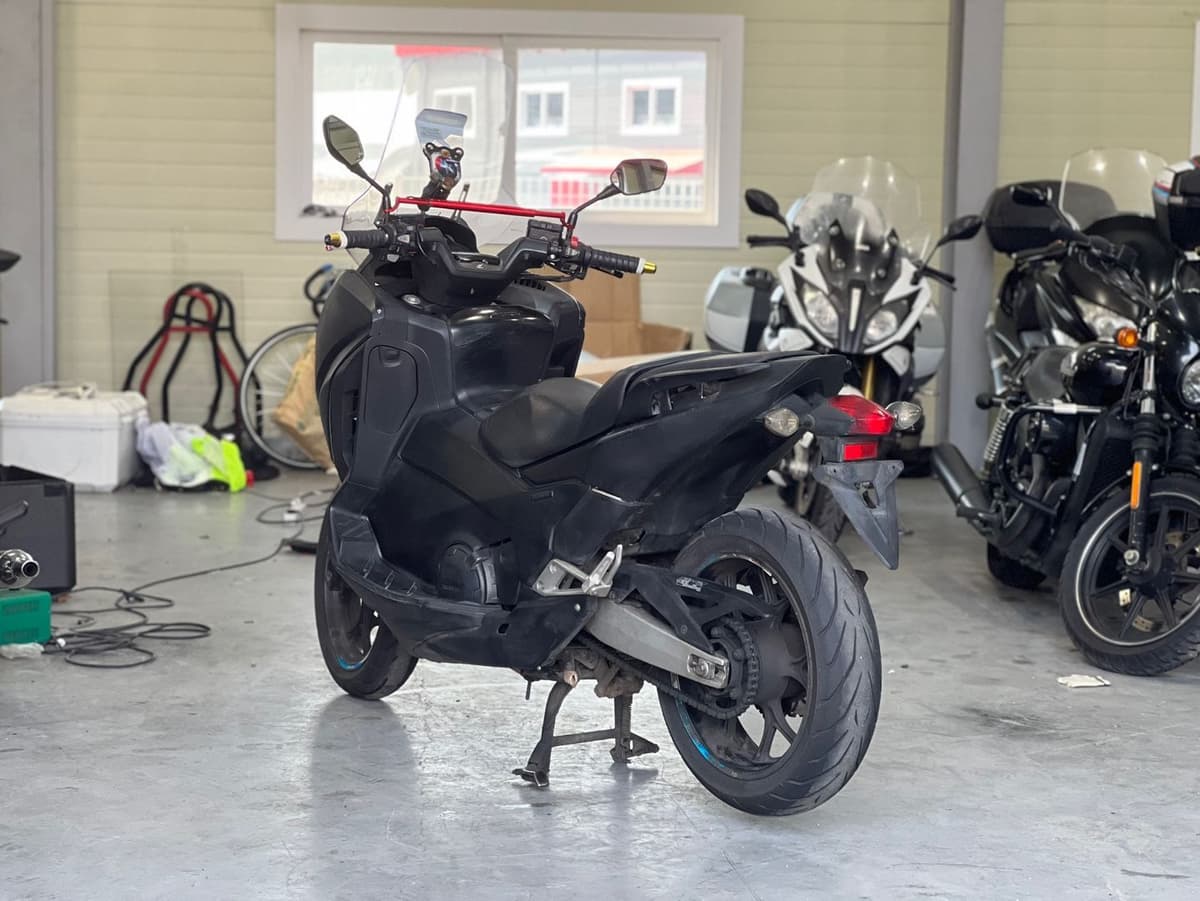 혼다 인테그라 750 more