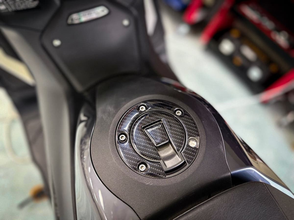 야마하 TMAX 560 9