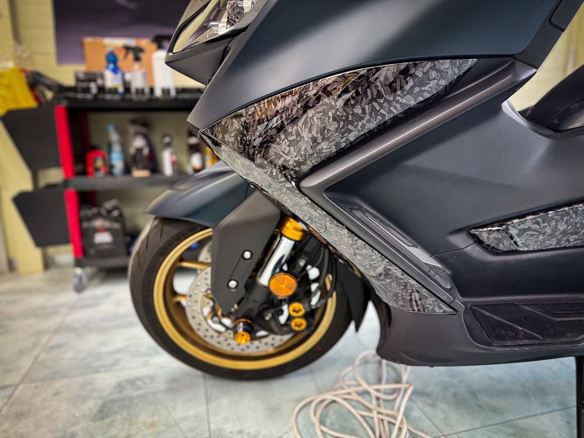 야마하 TMAX 560 10