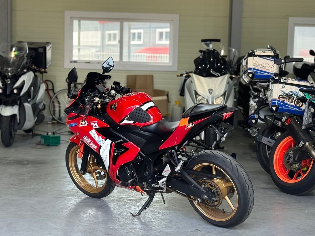 야마하 YZF R3 more