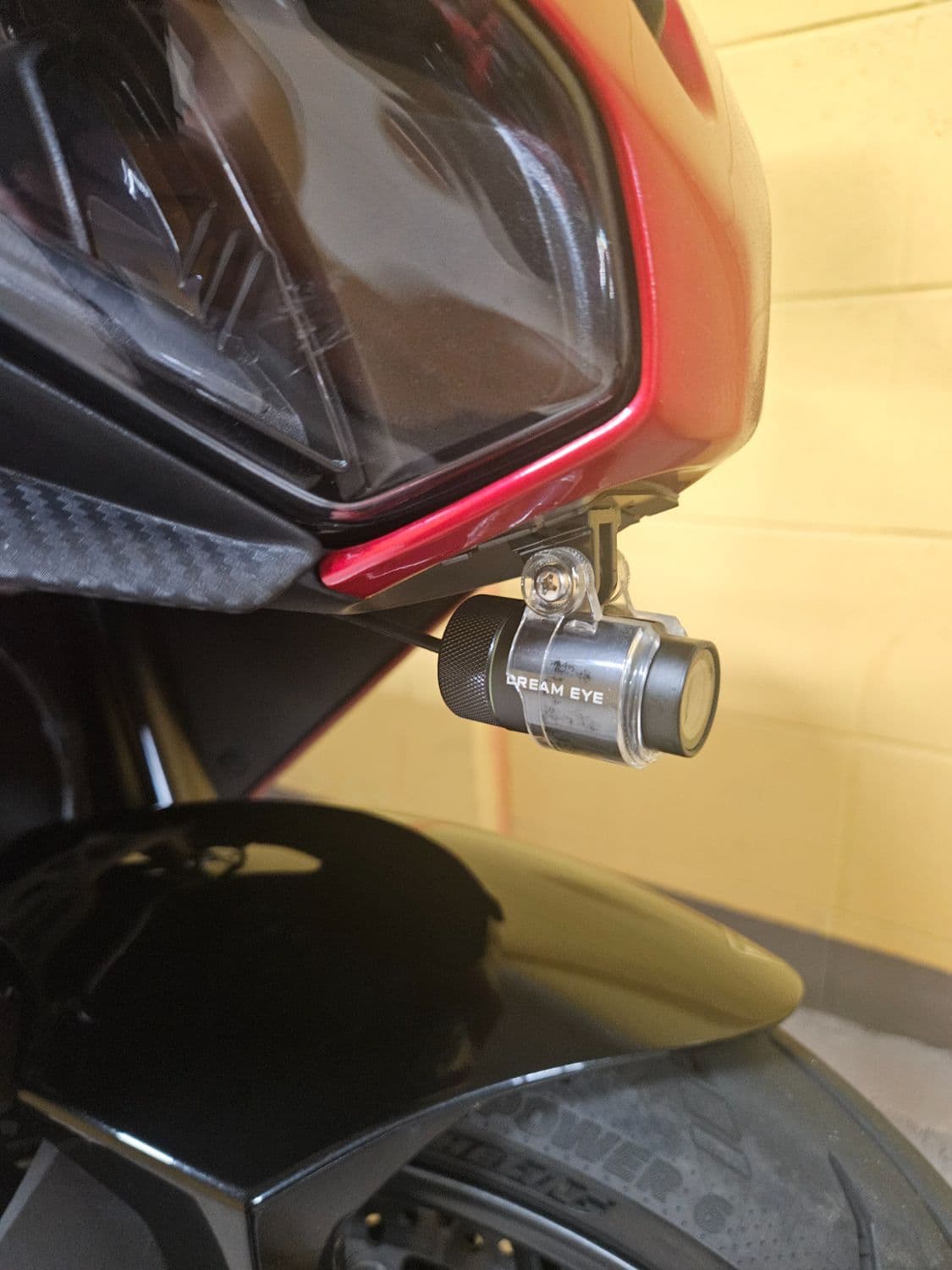 트라이엄프 데이토나 660 9