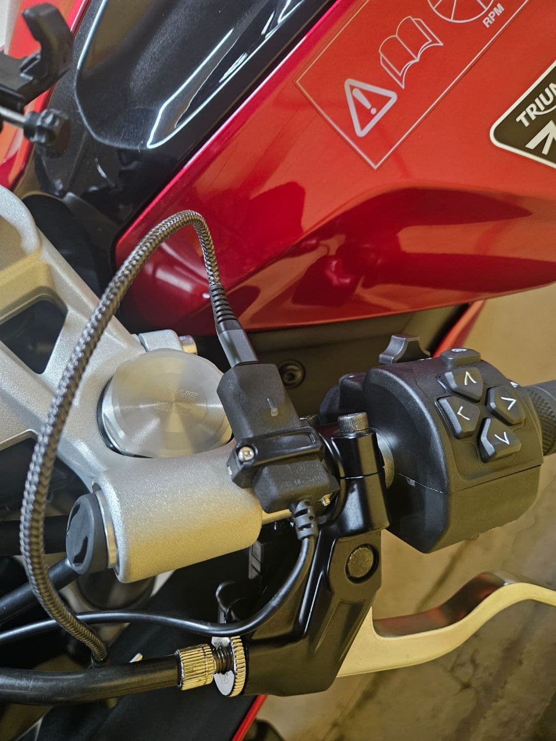 트라이엄프 데이토나 660 7