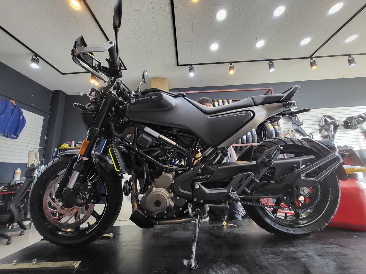 허스크바나 스바르트필렌 250 4