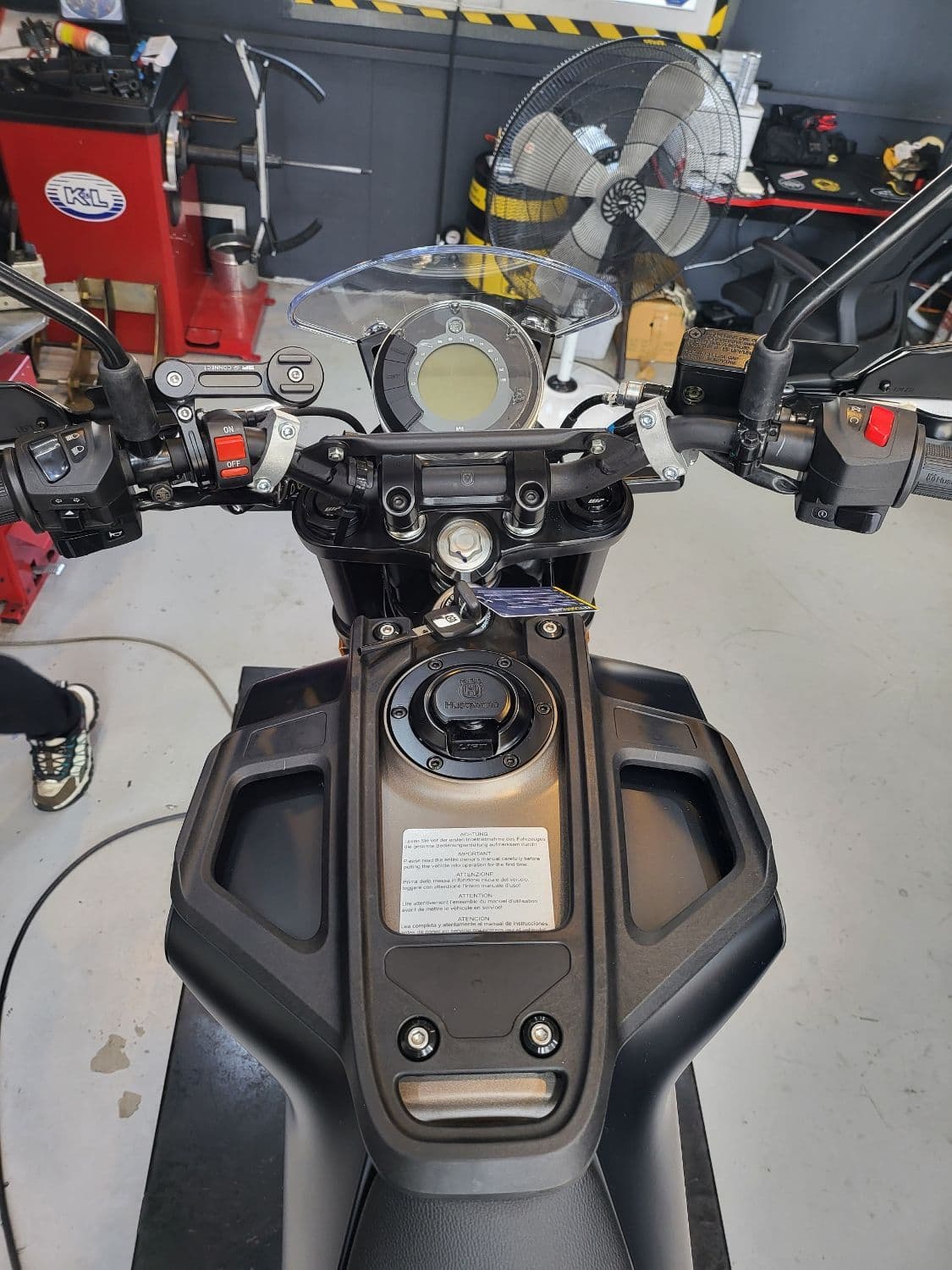 허스크바나 스바르트필렌 250 more