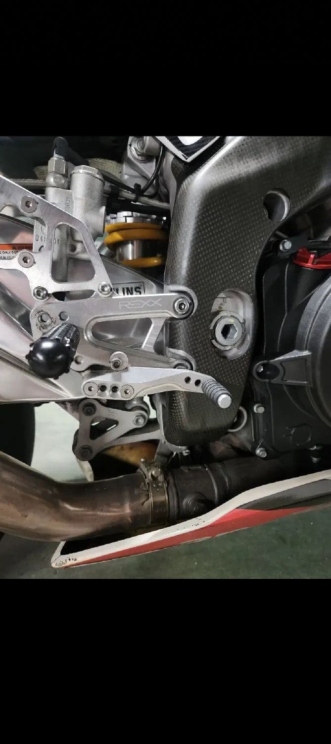 아프릴리아 RSV 4 RR 5