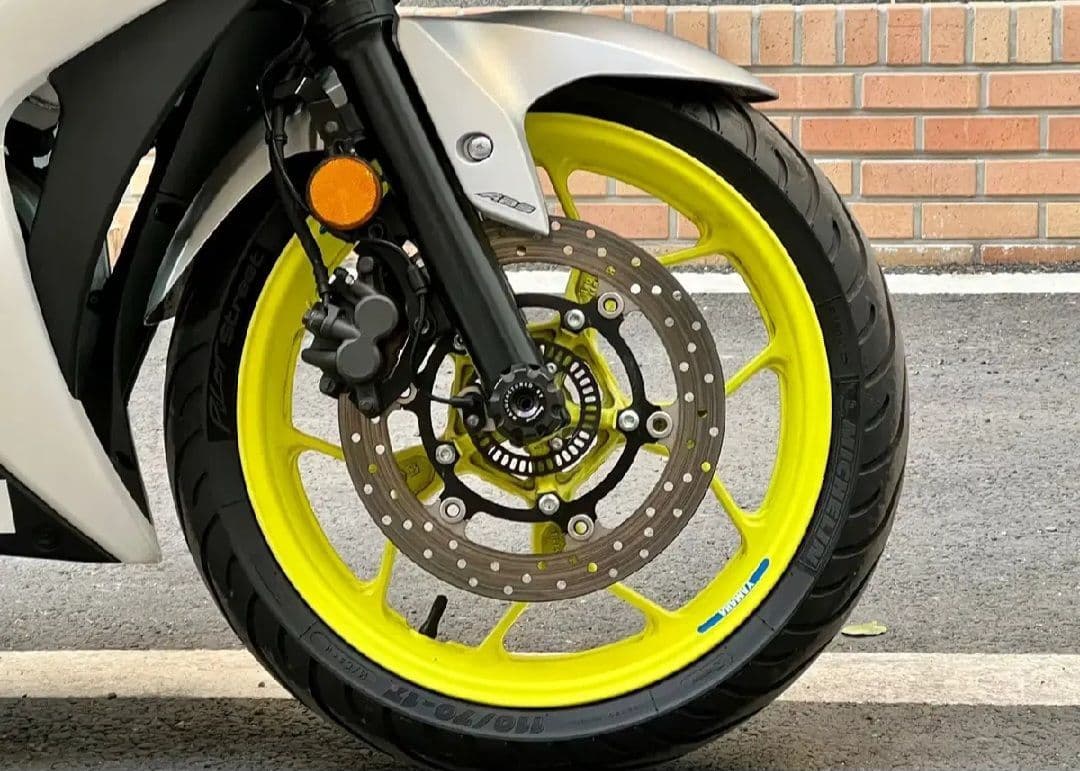 야마하 YZF R3 more