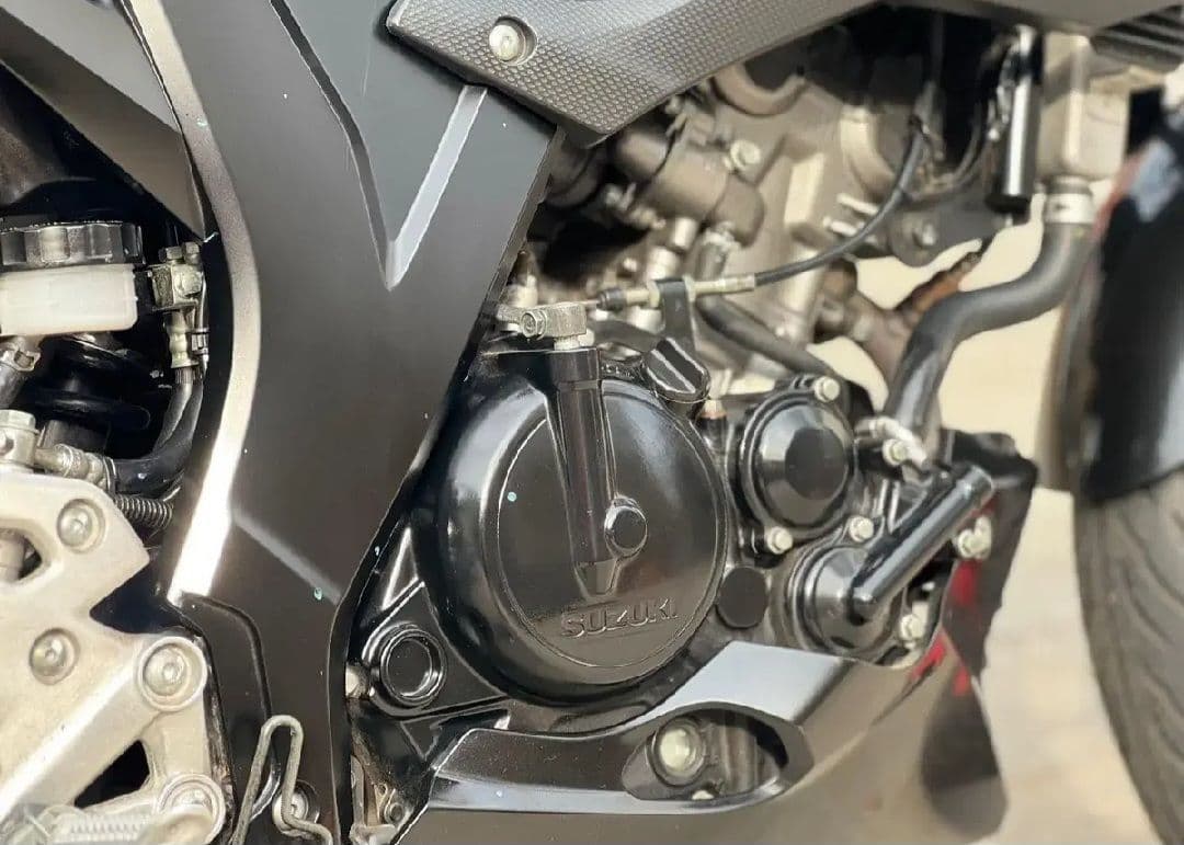 스즈키 GSX S 125 7