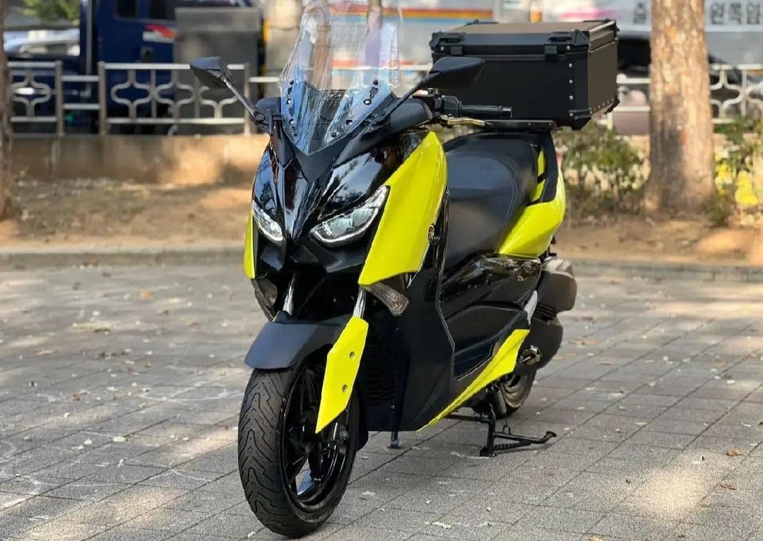 야마하 XMAX 300 ABS 3