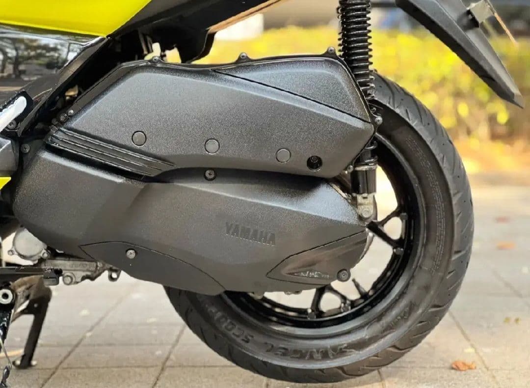 야마하 XMAX 300 ABS 7