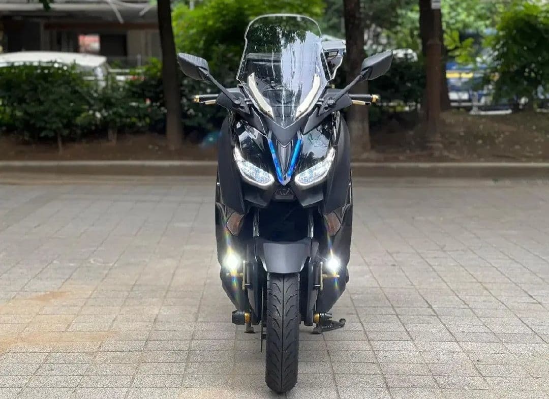 야마하 XMAX 300 ABS 2