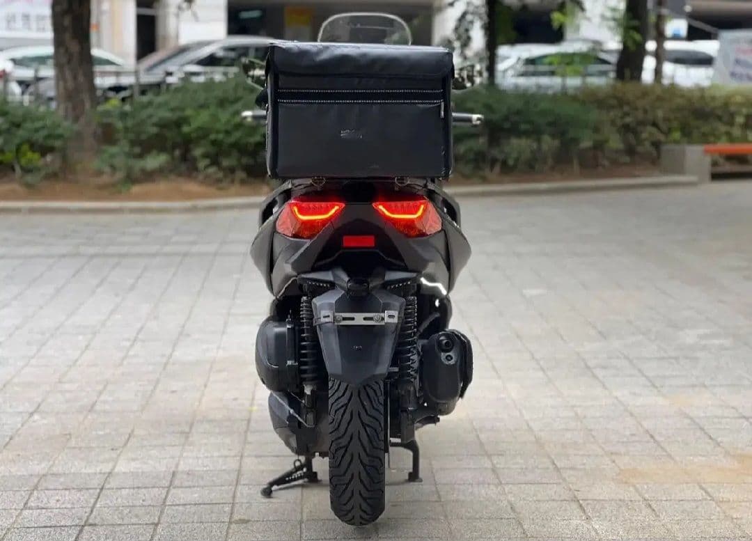 야마하 XMAX 300 ABS more