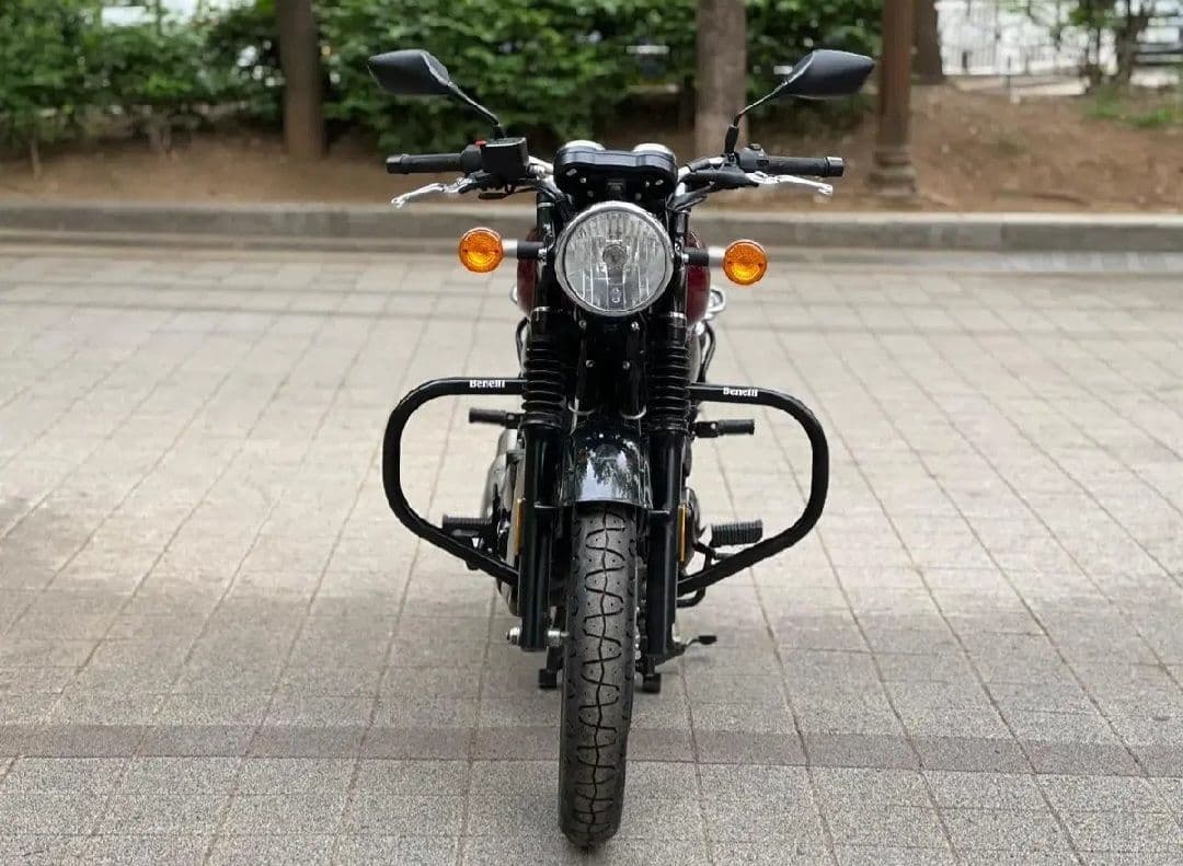 베넬리 임페리알레 400 ABS 2