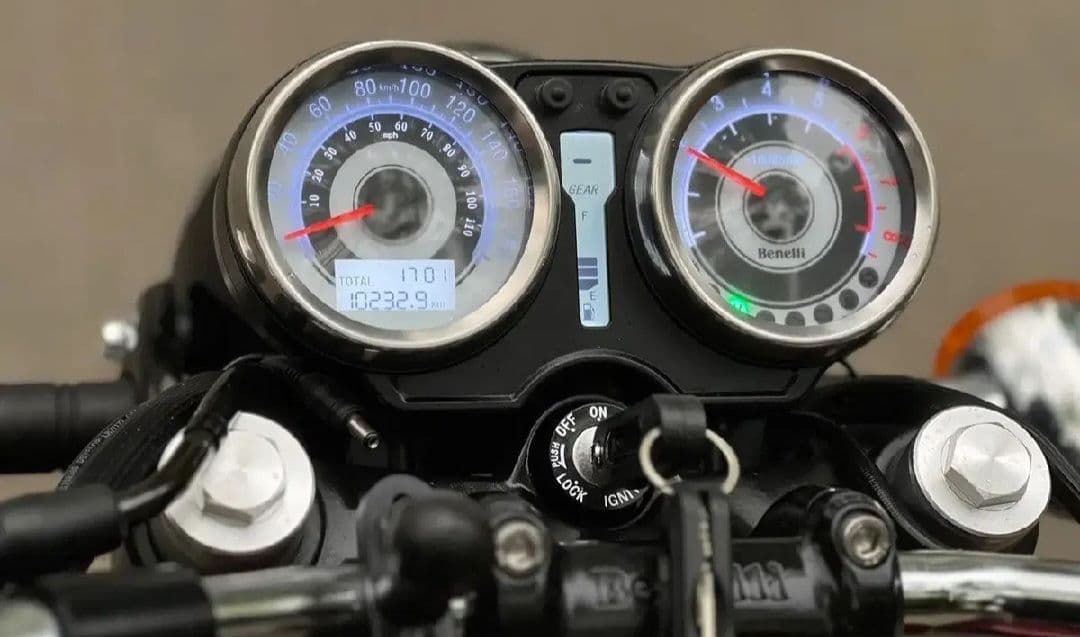 베넬리 임페리알레 400 ABS 10