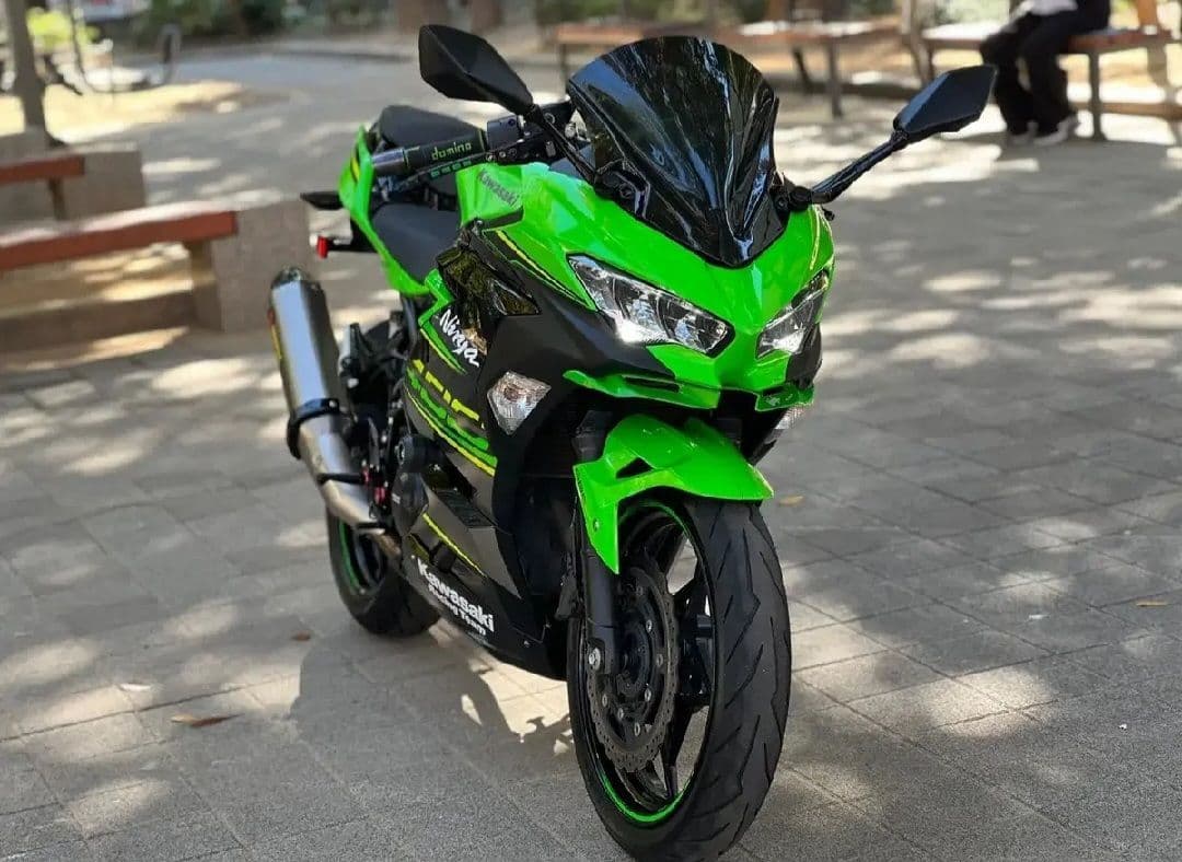 가와사키 닌자 400 ABS 2