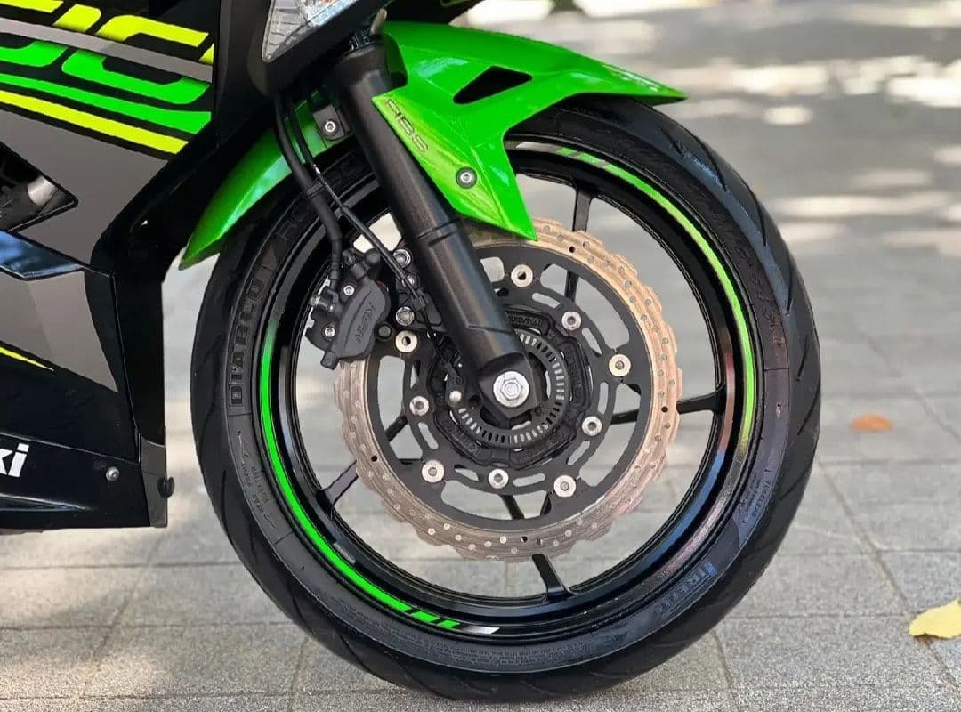 가와사키 닌자 400 ABS 8