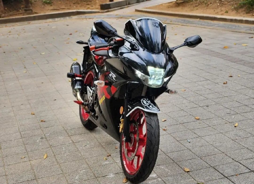 스즈키 GSX R 125 ABS 2