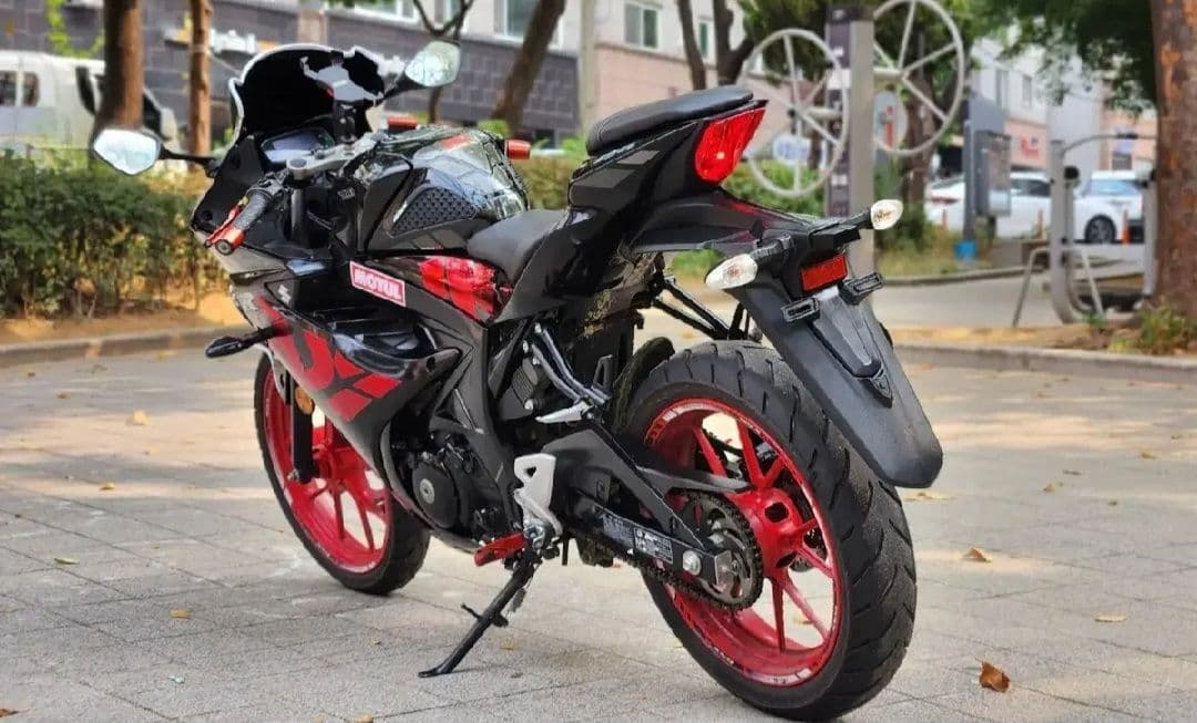 스즈키 GSX R 125 ABS 4