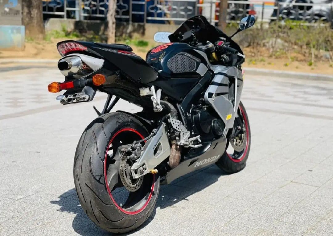 혼다 CBR 600 RR more