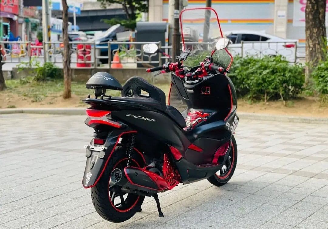 혼다 PCX 125 more