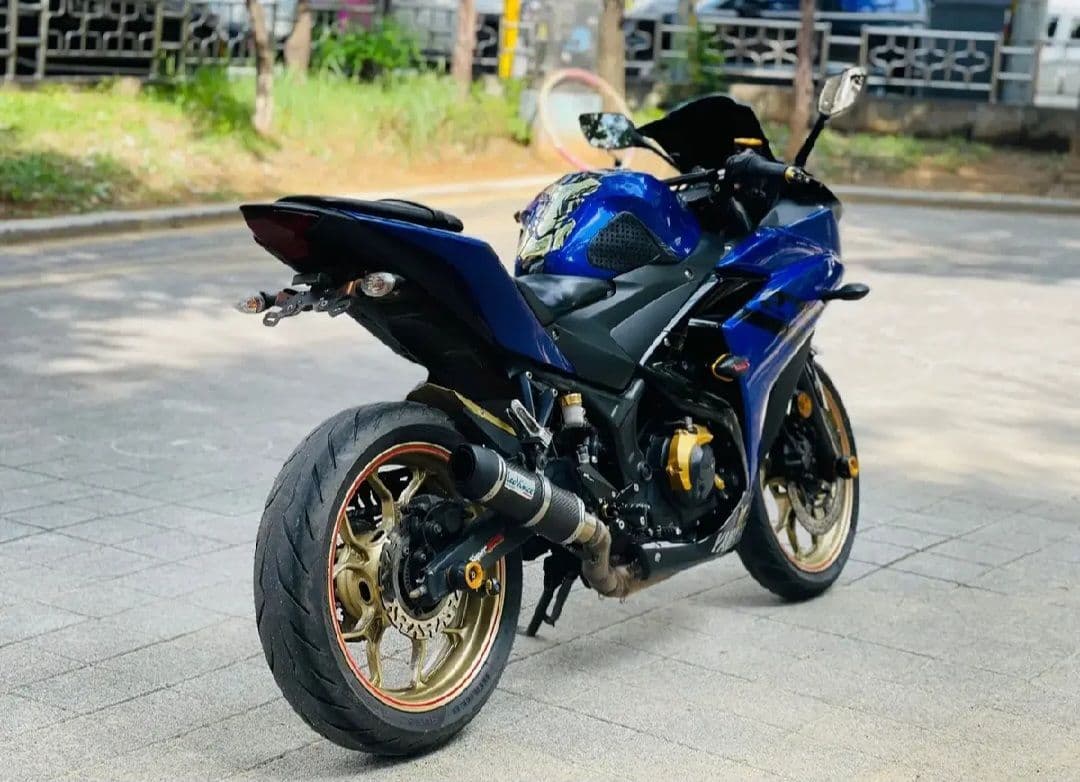 야마하 YZF R3 more