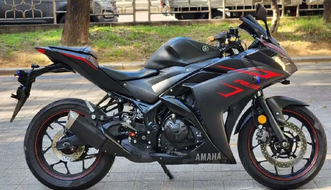 야마하 YZF R3 more