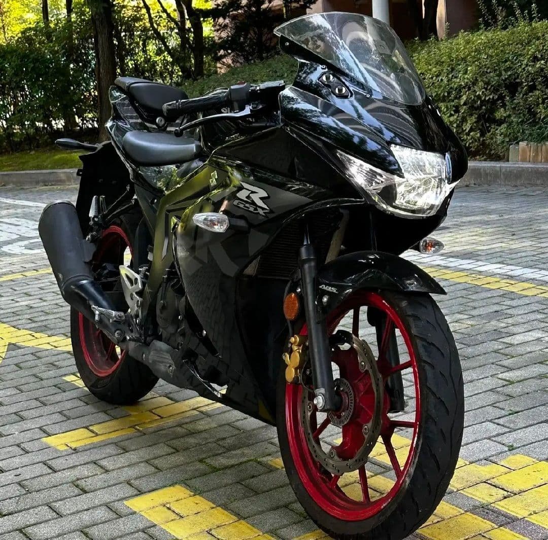 스즈키 GSX R 125 ABS 2