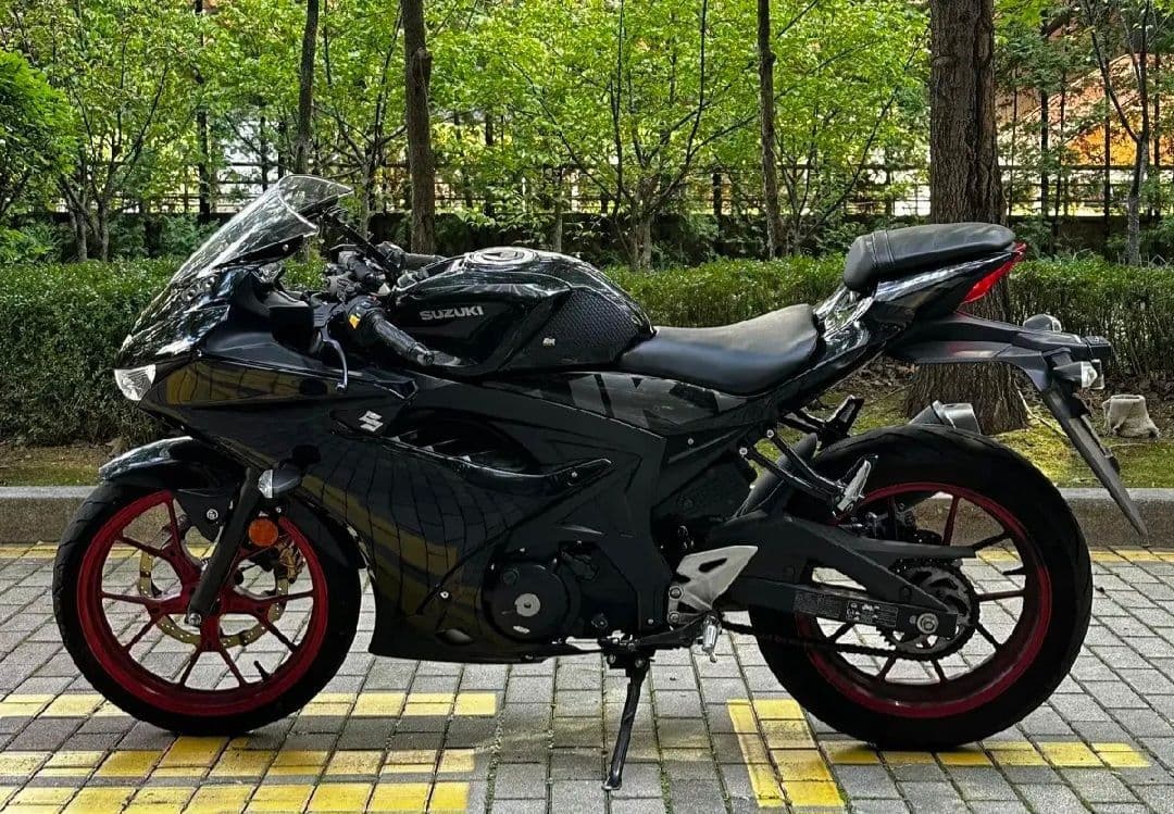 스즈키 GSX R 125 ABS 4