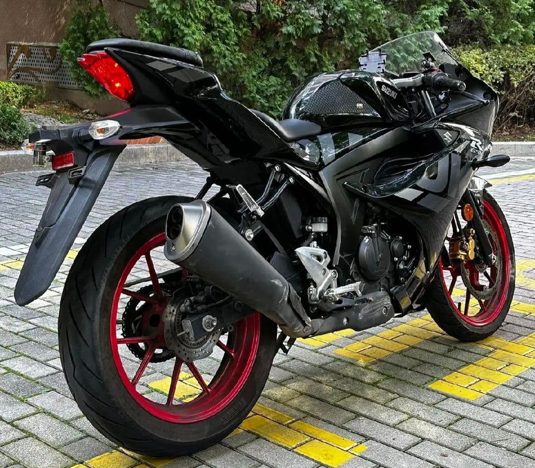 스즈키 GSX R 125 ABS 7