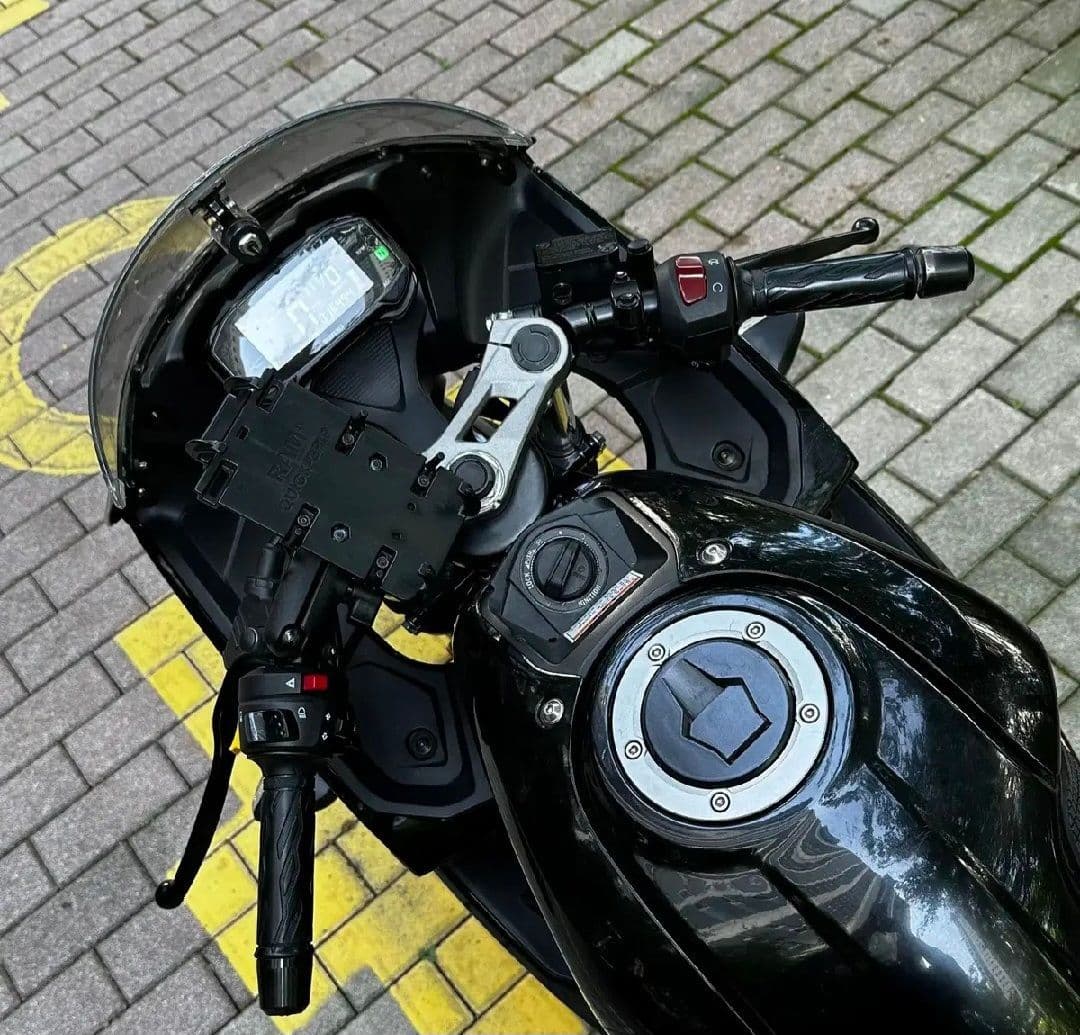 스즈키 GSX R 125 ABS 9