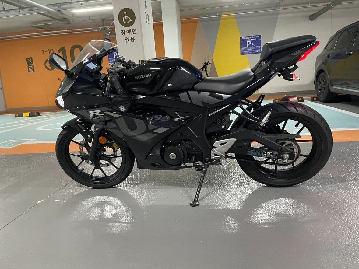스즈키 GSX R 125 ABS 10