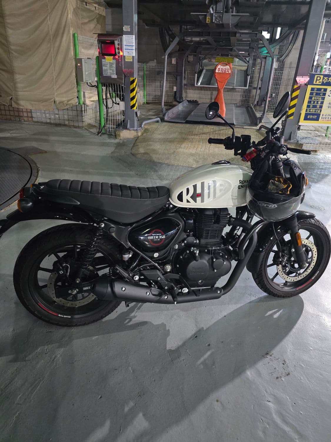 로얄엔필드 헌터 350 1