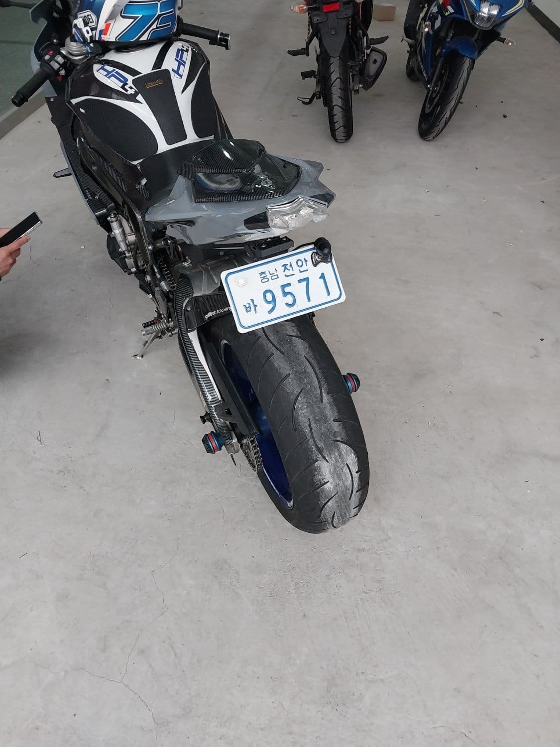 BMW HP4 1
