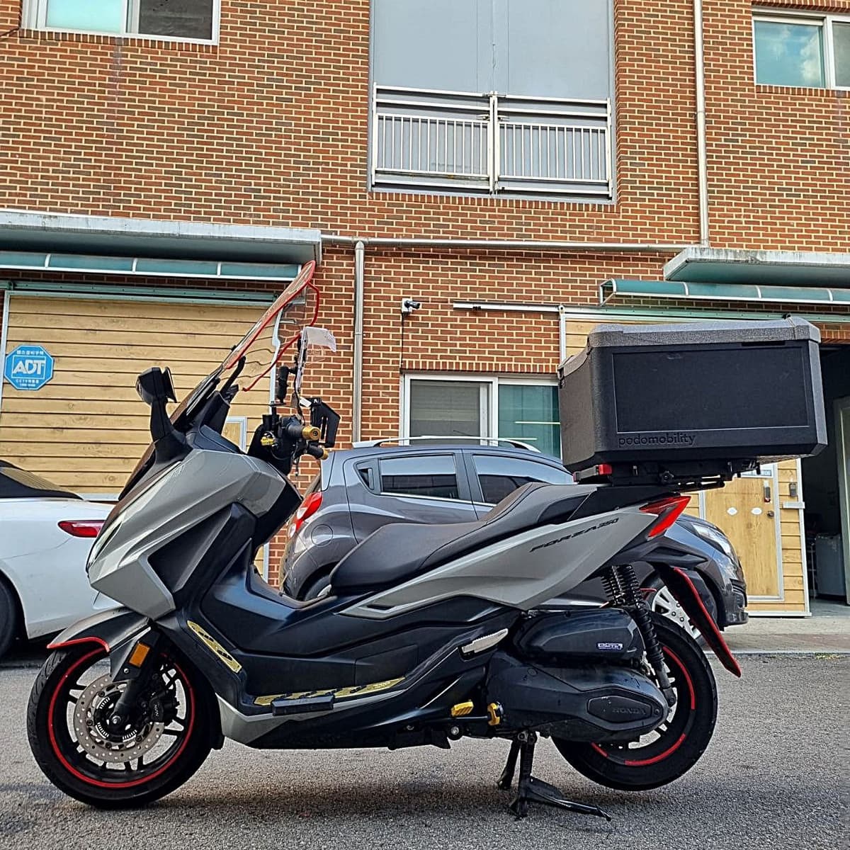 혼다 포르자 350 4