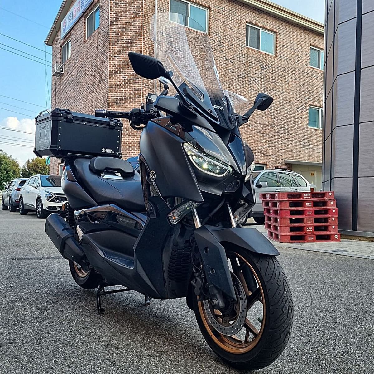 야마하 XMAX 300 ABS 1